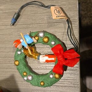 1990 Chris Mouse Wreath Hallmark ornament